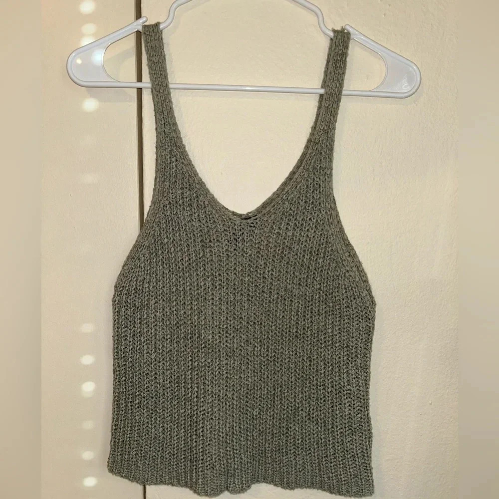 Gorgeous knitted green top